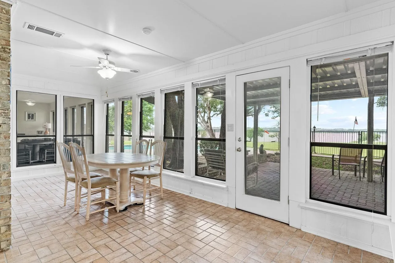 Lakeshore &nbsp;&middot;&nbsp; Sunroom - Before